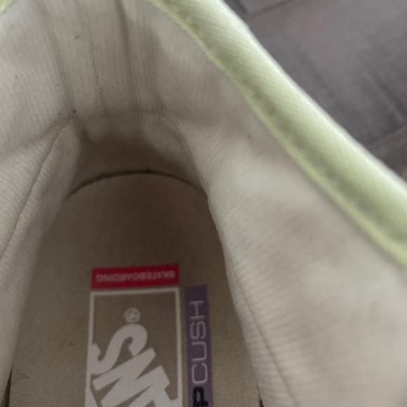 Vans Women’s High-Tops Light Green Lizzie Armanto - Picture 8 of 9